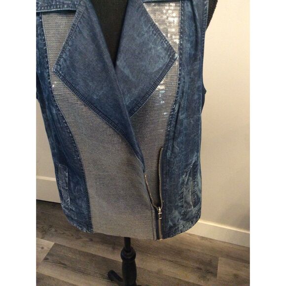 Chico's Chambray Denim Small 8-10 Sleeveless Jacket Zip Up Rhinestone - Picture 4 of 7